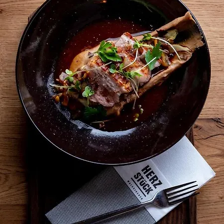 & Restaurant Herzstueck 4*