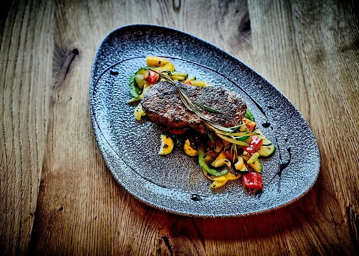 & Restaurant Herzstueck فندق فالدكيرشن