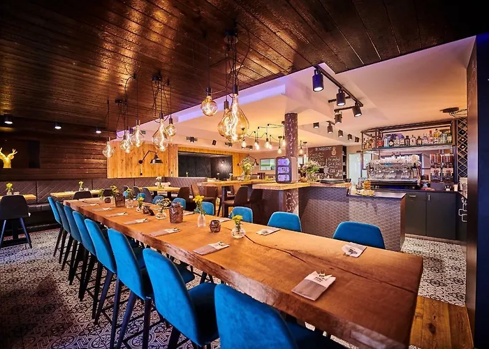 & Restaurant Herzstueck فندق 4*