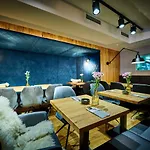 & Restaurant Herzstueck מלון 4*