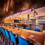& Restaurant Herzstueck מלון 4*