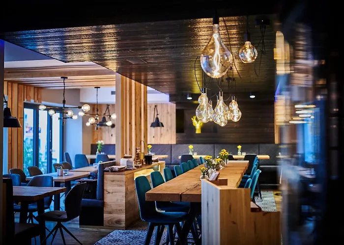 & Restaurant Herzstueck ולדקירכן