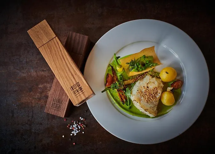 & Restaurant Herzstueck ולדקירכן